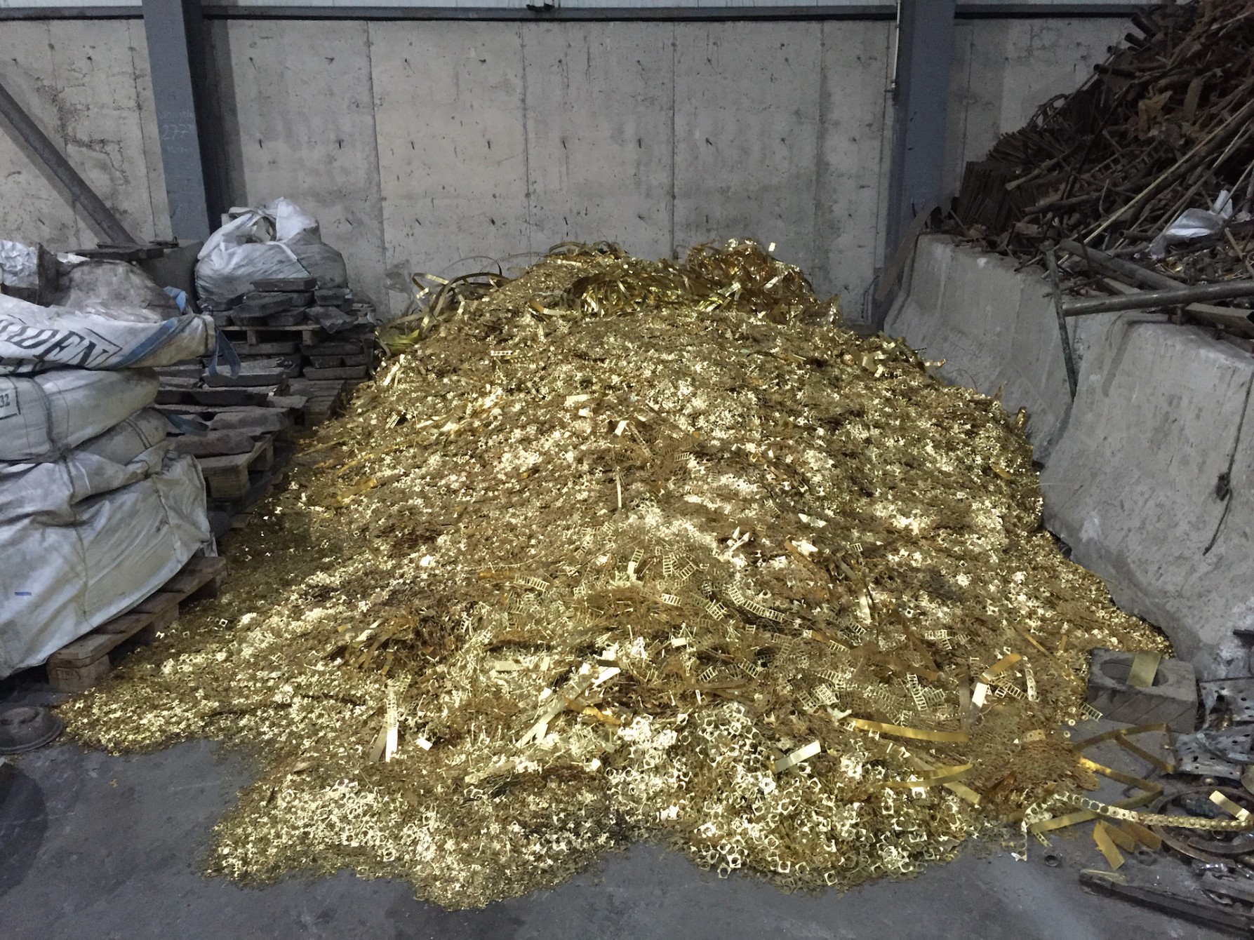 Temiz Araiş Sarı Hurdası Parçaları